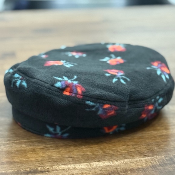 Brixton Fiddler Beret Rose Roses NWT - Picture 6 of 6